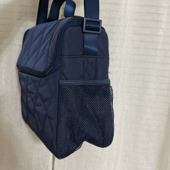 Vera BradleyโUltralight Scroll Navy Quilted Crossbody Lunch Bag - Picture 14 of 16